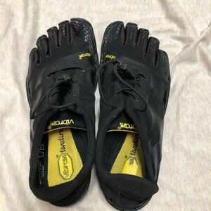 Vibram Fivefingers Women’s KSO EVO Barefoot Cross-training Shoe Size 36/6